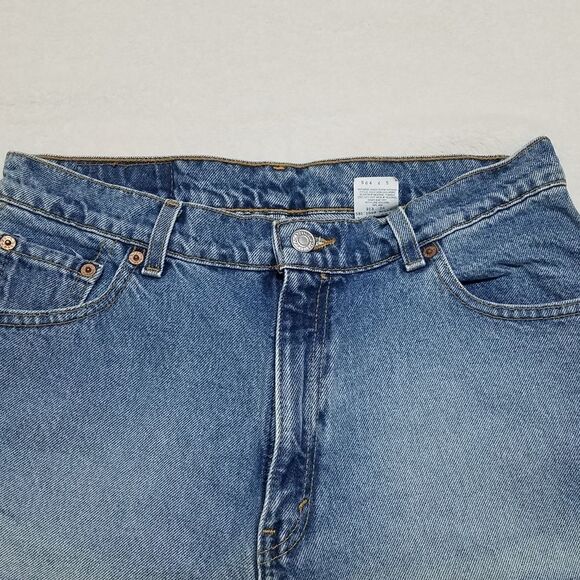 VINTAGE Levi's USA Made Stone Wash Cuffed Shorts - Picture 5 of 12